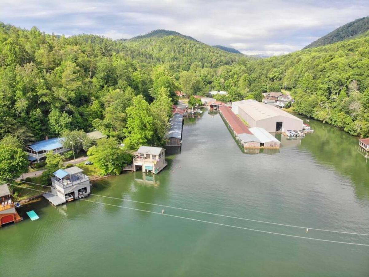 Bills Bungalow On Lake Burton With Top Dock And Patio เคลย์ตัน ภายนอก รูปภาพ