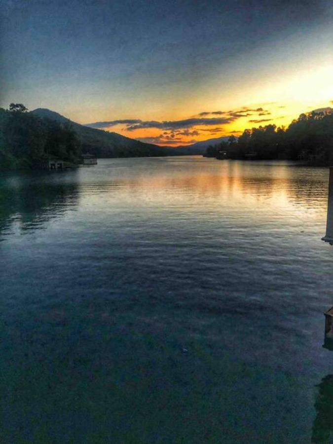 Bills Bungalow On Lake Burton With Top Dock And Patio เคลย์ตัน ภายนอก รูปภาพ